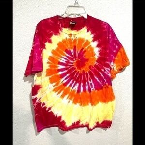 TIME 2 CELEBRATE Dynomite spiral tie dye short sleeve T-shirt size XL
